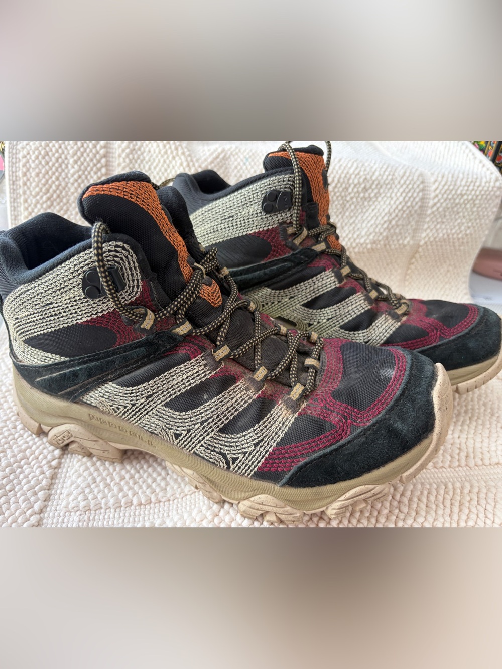 Merrell Men’s Moab Hiking Boots, size 10